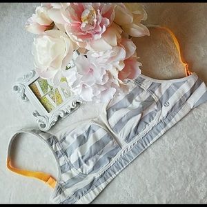 Lululemon Tata tamer 32E